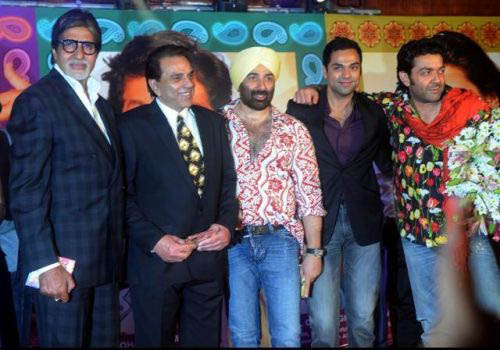 Amitabh Bachchan and Dharmendra, two biggies thank and appreciate each other